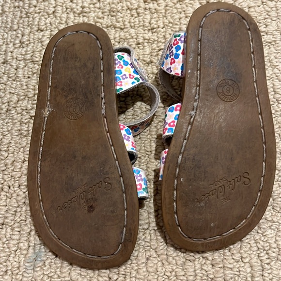 Floral salt water sandal - Picture 4 of 6
